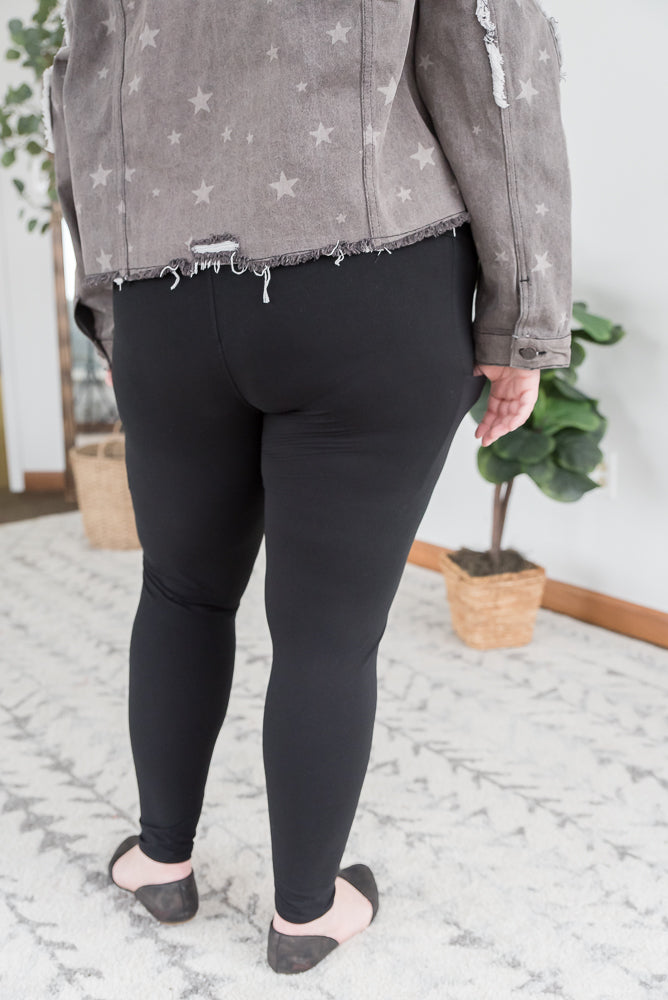 Criss Cross Pocket Leggings in Black
